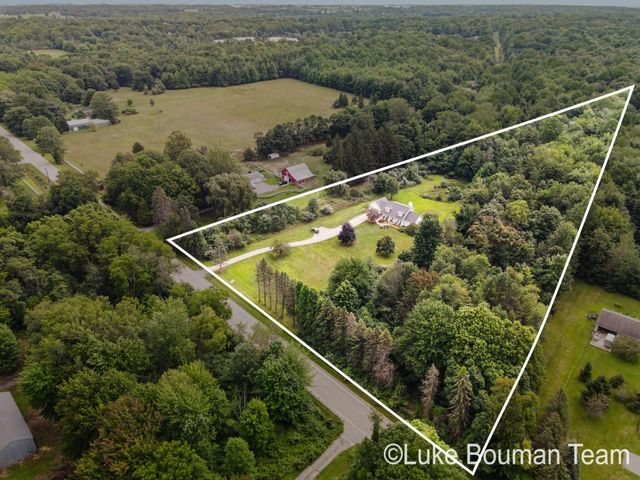 6352 143rd Avenue, Laketown Twp, MI 49423