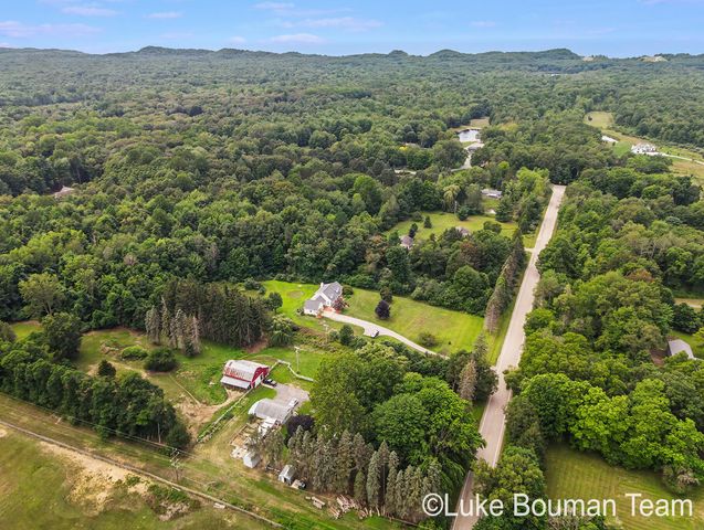 6352 143rd Avenue, Laketown Twp, MI 49423