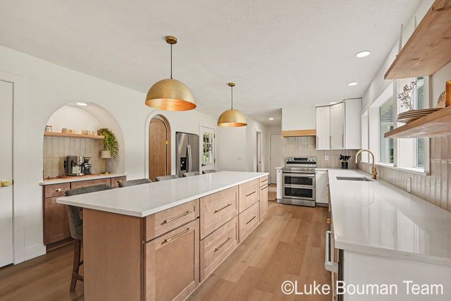 6352 143rd Avenue, Laketown Twp, MI 49423