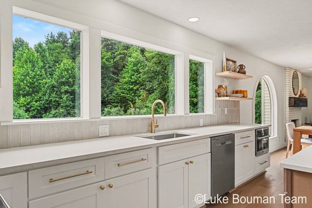6352 143rd Avenue, Laketown Twp, MI 49423