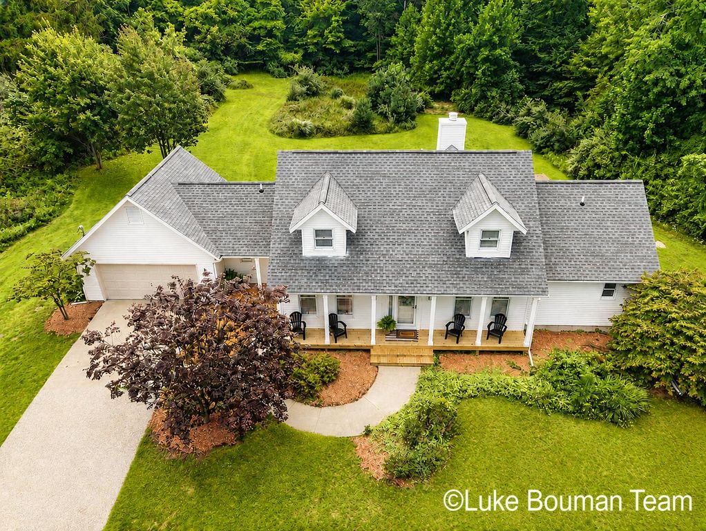 6352 143rd Avenue, Laketown Twp, MI 49423