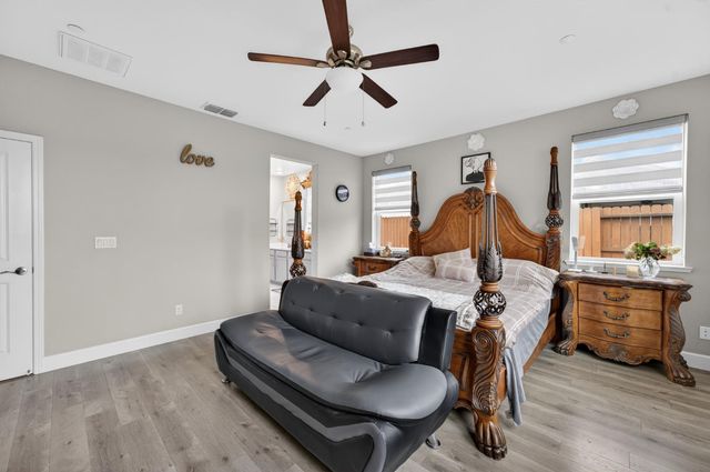 1139 Dry Gulch Trail Dr, Plumas Lake, CA 95961