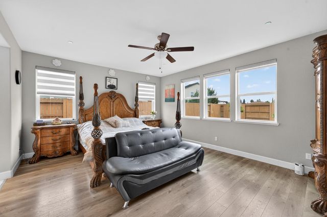 1139 Dry Gulch Trail Dr, Plumas Lake, CA 95961