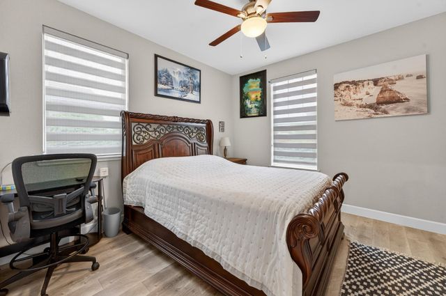 1139 Dry Gulch Trail Dr, Plumas Lake, CA 95961