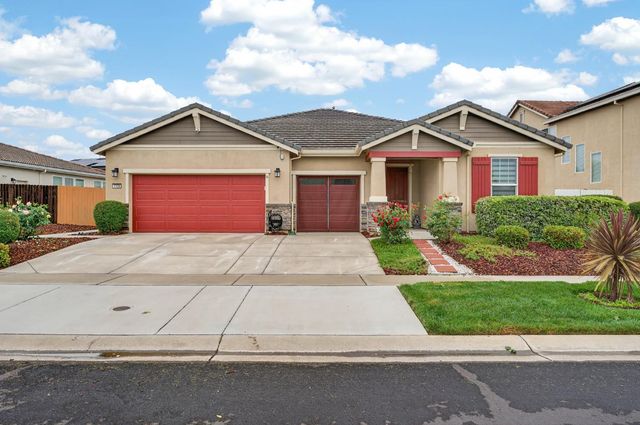 1139 Dry Gulch Trail Dr, Plumas Lake, CA 95961