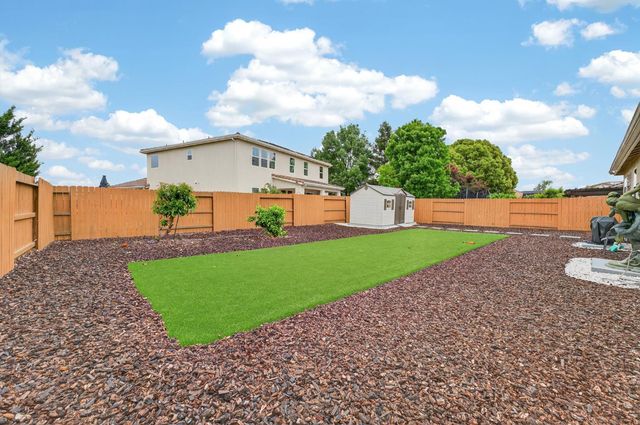 1139 Dry Gulch Trail Dr, Plumas Lake, CA 95961