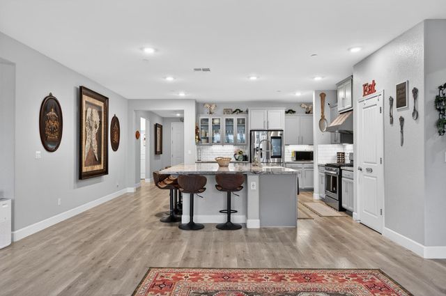 1139 Dry Gulch Trail Dr, Plumas Lake, CA 95961