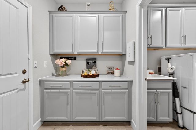 1139 Dry Gulch Trail Dr, Plumas Lake, CA 95961