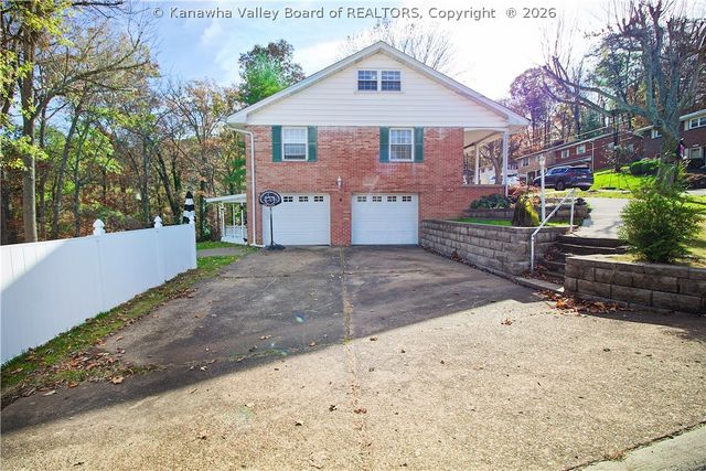 1502 Village Drive, South Charleston, WV 25309