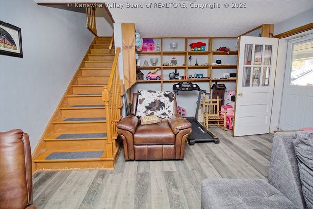 1502 Village Drive, South Charleston, WV 25309