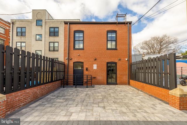 329 8TH ST NE, Washington, DC 20002