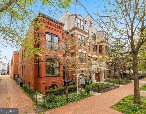 329 8TH ST NE, Washington, DC 20002