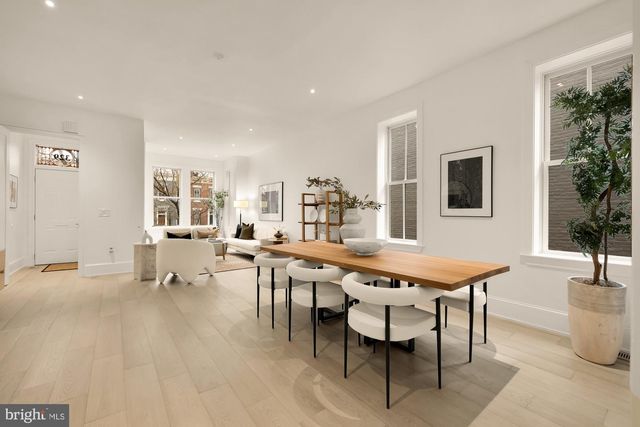329 8TH ST NE, Washington, DC 20002