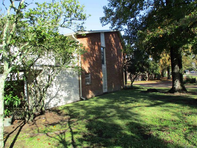 5505 Moorstone Dr, Baton Rouge, LA 70820