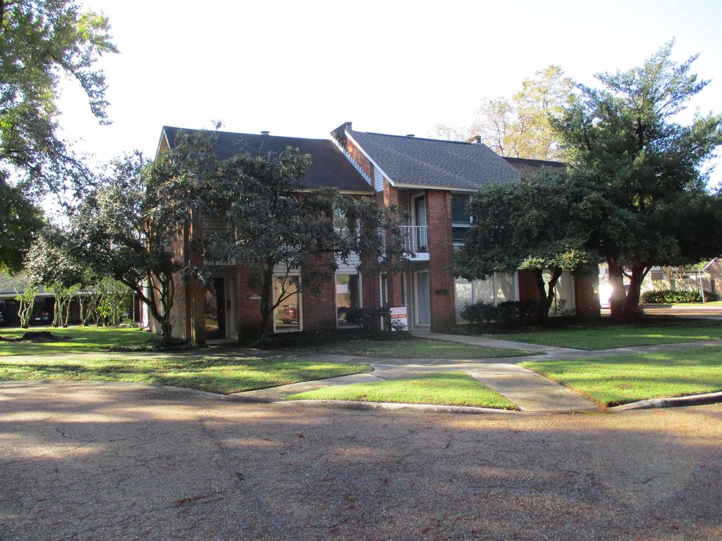 5505 Moorstone Dr, Baton Rouge, LA 70820