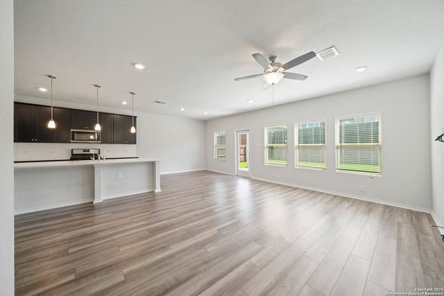 6831 Titan Park, Converse, TX 78109