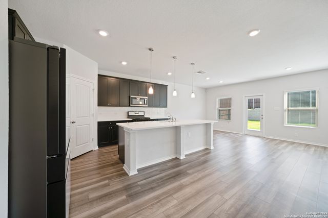 6831 Titan Park, Converse, TX 78109