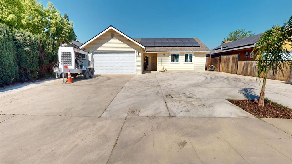 Image 3 of property listing at 2662 Yerba Street, Selma, CA 93662