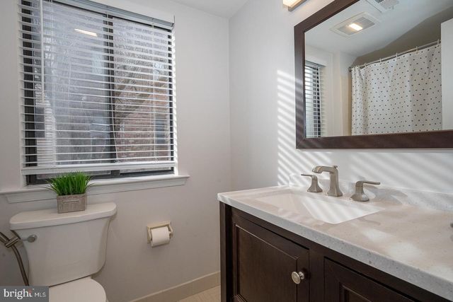 504 MOUNTAINVIEW DR, Chesterbrook, PA 19087
