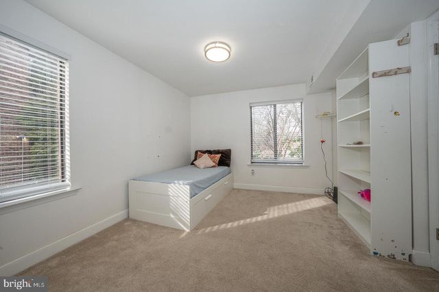 504 MOUNTAINVIEW DR, Chesterbrook, PA 19087