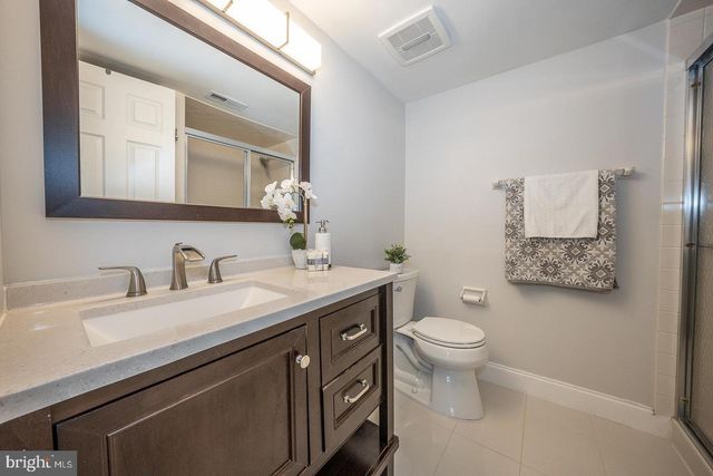 504 MOUNTAINVIEW DR, Chesterbrook, PA 19087