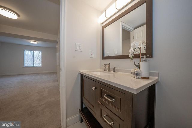 504 MOUNTAINVIEW DR, Chesterbrook, PA 19087