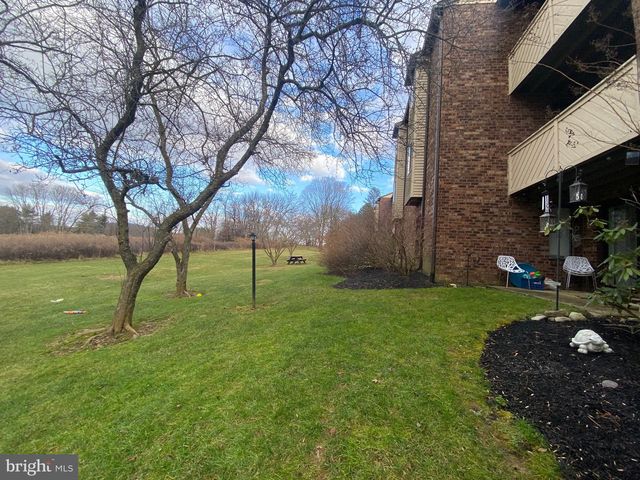 504 MOUNTAINVIEW DR, Chesterbrook, PA 19087