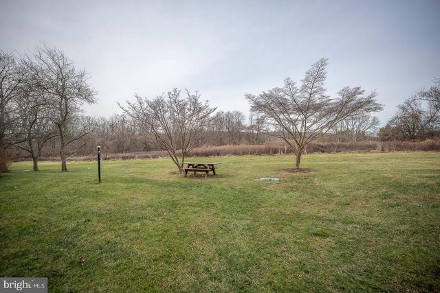 504 MOUNTAINVIEW DR, Chesterbrook, PA 19087