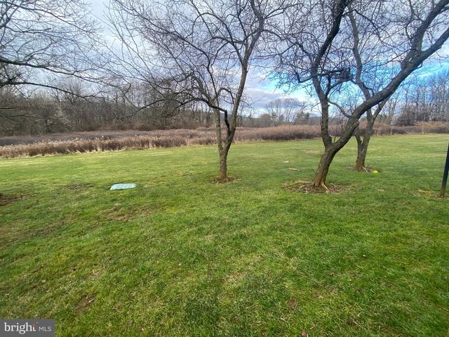 504 MOUNTAINVIEW DR, Chesterbrook, PA 19087