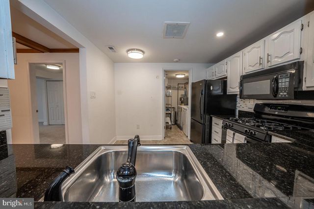 504 MOUNTAINVIEW DR, Chesterbrook, PA 19087