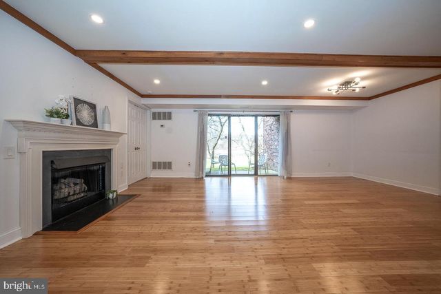 504 MOUNTAINVIEW DR, Chesterbrook, PA 19087