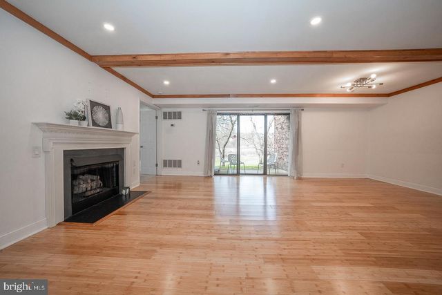 504 MOUNTAINVIEW DR, Chesterbrook, PA 19087