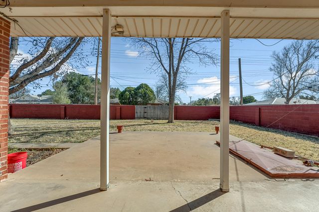 4831 10th Street, Lubbock, TX 79416