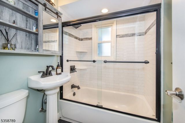 79 Palsa Ave, Elmwood Park Boro, NJ 07407