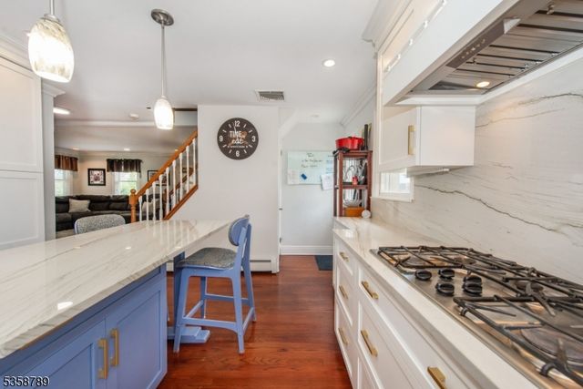 79 Palsa Ave, Elmwood Park Boro, NJ 07407