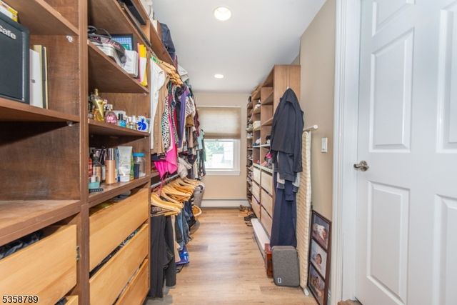 79 Palsa Ave, Elmwood Park Boro, NJ 07407