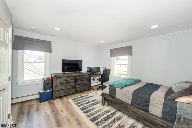 79 Palsa Ave, Elmwood Park Boro, NJ 07407