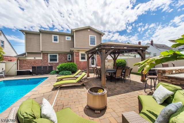79 Palsa Ave, Elmwood Park Boro, NJ 07407