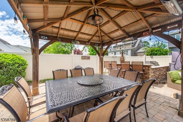 79 Palsa Ave, Elmwood Park Boro, NJ 07407