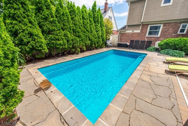 79 Palsa Ave, Elmwood Park Boro, NJ 07407