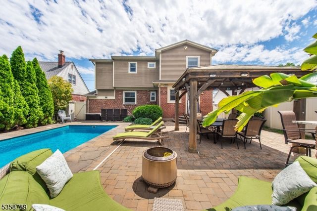 79 Palsa Ave, Elmwood Park Boro, NJ 07407