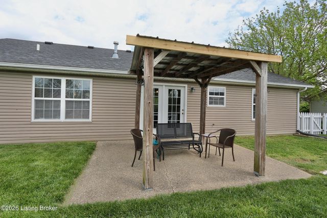510 Tristin Trail, Jeffersonville, IN 47130