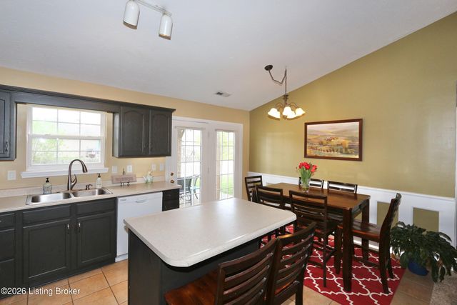 510 Tristin Trail, Jeffersonville, IN 47130