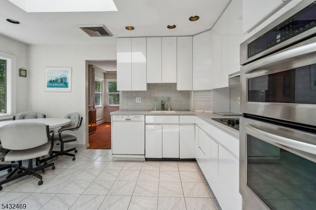 12 Clover Ct, Cedar Grove Twp., NJ 07009