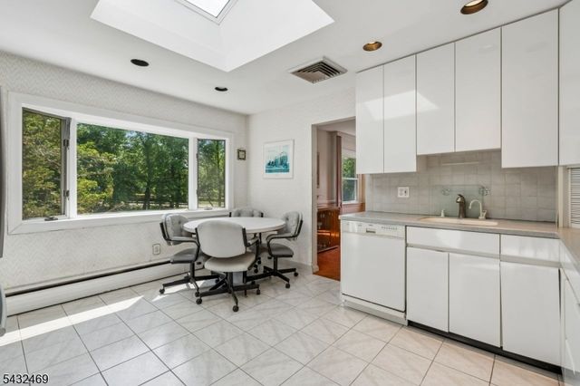 12 Clover Ct, Cedar Grove Twp., NJ 07009