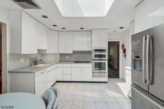 12 Clover Ct, Cedar Grove Twp., NJ 07009