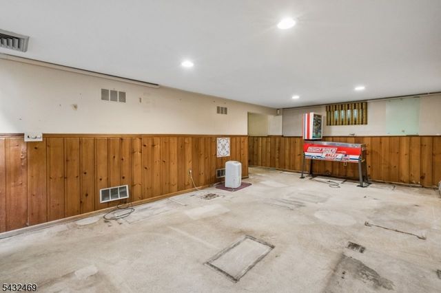 12 Clover Ct, Cedar Grove Twp., NJ 07009