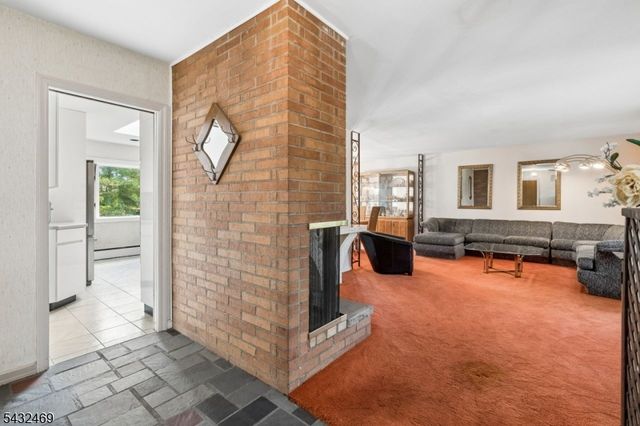 12 Clover Ct, Cedar Grove Twp., NJ 07009