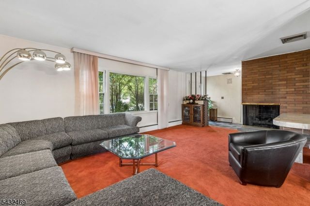 12 Clover Ct, Cedar Grove Twp., NJ 07009