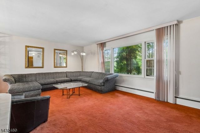 12 Clover Ct, Cedar Grove Twp., NJ 07009